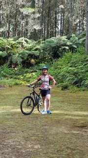 Dual Long Sleeve Women's Cycle Jersey - On location in Rotorua