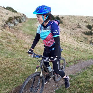Wellington's Skyline....Women's Peak Flow Trail Jersey